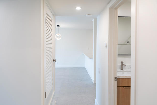 1400 E Palm Canyon Drive, Palm Springs CA: https://media.crmls.org/mediaz/ed1d74f9-79bd-4978-9a35-657c40569320.jpg