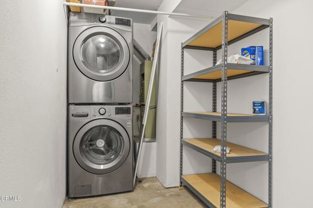 124 San Clemente Avenue, Oxnard CA: https://media.crmls.org/mediaz/ed1de822-0ece-4032-b018-7acfe70c9f34.jpg