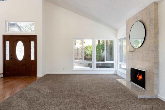 5644 ALHAMBRA HILLS CT, Martinez CA: https://media.crmls.org/mediaz/ed1dfb11-f63d-486a-a48c-1f027a4ea34f.jpg