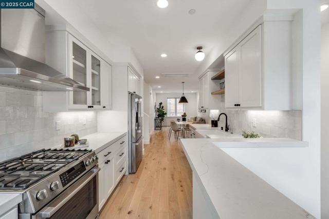 922 Brown Avenue, Lafayette CA: https://media.crmls.org/mediaz/ed1e0092-4e94-4879-acf7-244207463e78.jpg