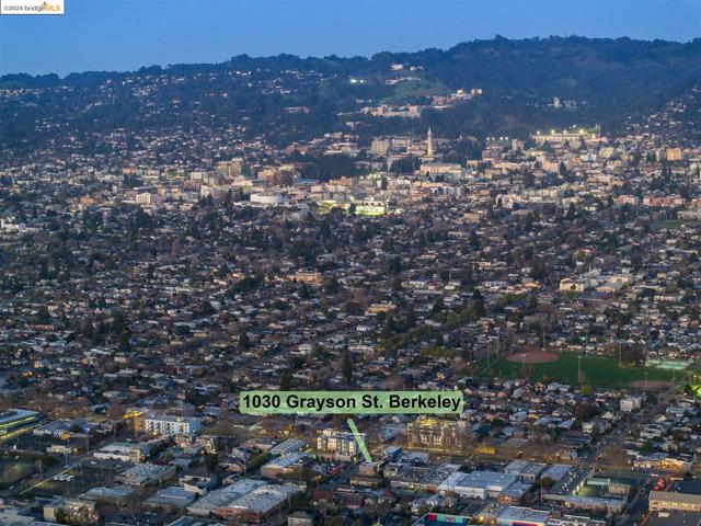 1030 Grayson St, Berkeley, California 94710, 3 Bedrooms Bedrooms, ,2 BathroomsBathrooms,Condominium,For Sale,Grayson St,41053391