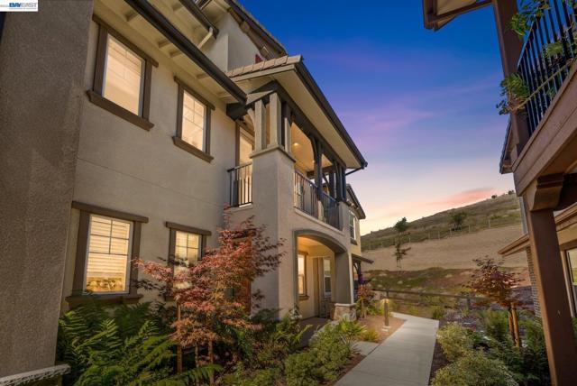 57109 Via Vicenza, San Ramon CA: https://media.crmls.org/mediaz/ed1f0c75-fb78-4481-92fb-1e39c303a716.jpg