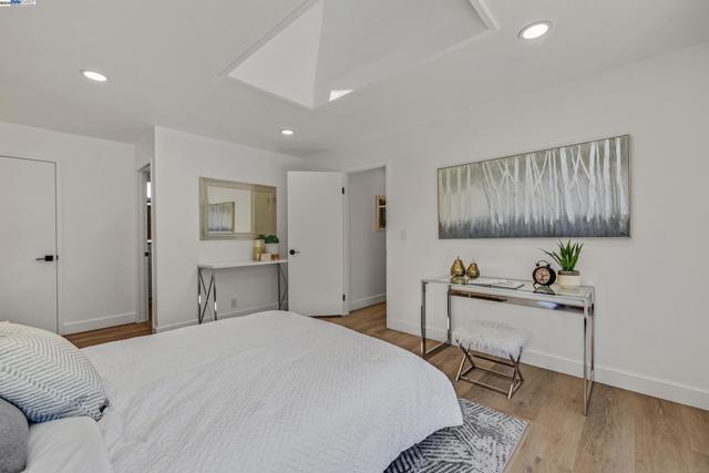 4227 Becerra Dr, Fremont CA: https://media.crmls.org/mediaz/ed1f1338-716a-4b4b-a71b-c68410b8b2a6.jpg
