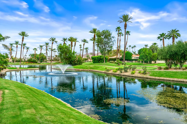 75063 Spyglass Drive, Indian Wells CA: https://media.crmls.org/mediaz/ed1f26de-0562-4f9c-afad-c7e66b57f54e.jpg