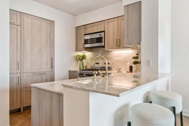 401 Harrison Street, San Francisco CA: https://media.crmls.org/mediaz/ed1f6f3a-a7f4-4801-92b1-eefce71cb953.jpg