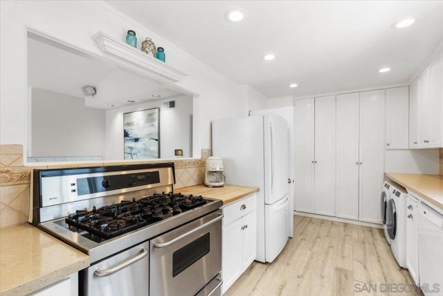 3960 Garfield St., Carlsbad CA: https://media.crmls.org/mediaz/ed20505e-2d3b-4b8d-93cc-72f25f006778.jpg