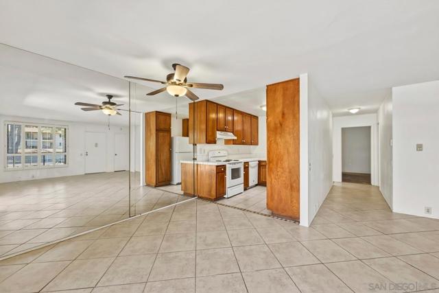 10705 Caminito Bravura, San Diego CA: https://media.crmls.org/mediaz/ed212dea-b154-4a58-ba27-c6a1b2cdc0d6.jpg