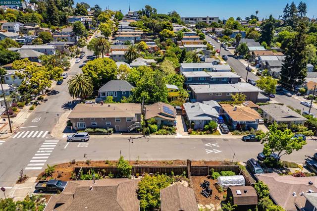 3018 Courtland Ave, Oakland CA: https://media.crmls.org/mediaz/ed21560e-aeac-4081-99f4-ea1dc9d86d47.jpg