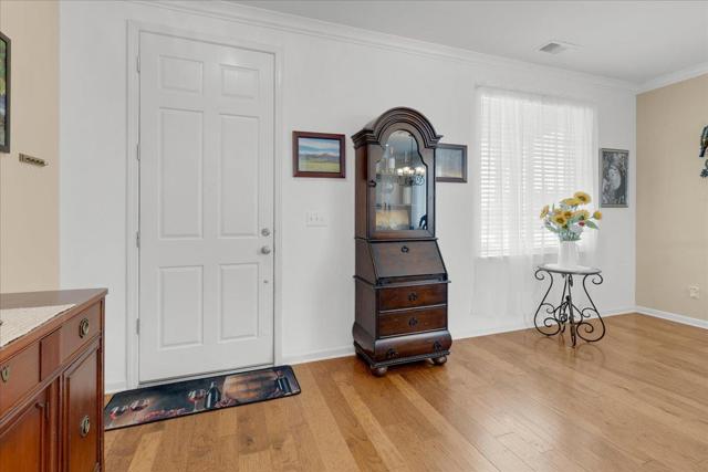 1751 Brighton Drive, Hollister CA: https://media.crmls.org/mediaz/ed225a69-7b6d-4554-84eb-9ec27662a0a6.jpg