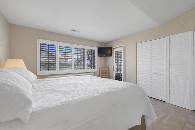 450 Desert Falls N Drive, Palm Desert CA: https://media.crmls.org/mediaz/ed226593-48bd-4038-a570-c1577e35e982.jpg