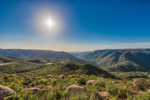 20385 Rancho Villa Rd, Ramona CA: https://media.crmls.org/mediaz/ed228fa8-9c0e-4499-ac36-52fc41ae5fd1.jpg