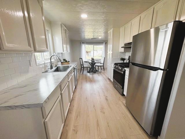 269 Oahu, Union City CA: https://media.crmls.org/mediaz/ed2371e2-f827-4079-ab26-eb9c18225837.jpg