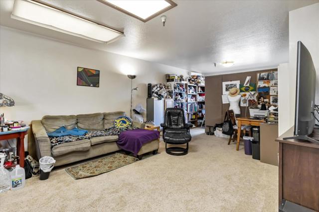 1715 Palmetto Avenue, Pacifica CA: https://media.crmls.org/mediaz/ed23b2b1-317d-42b1-96dc-bf9152a7bb3f.jpg