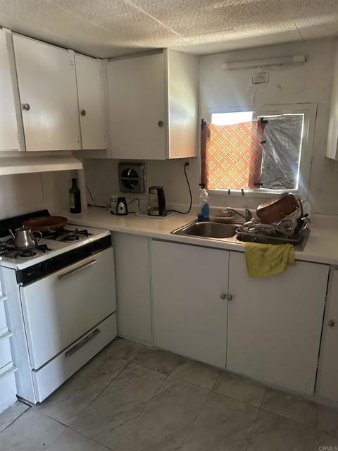 Image 5 of 10 For 212 2nd  48