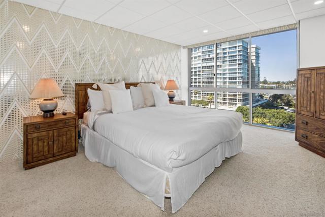 1780 Avenida Del Mundo, Coronado CA: https://media.crmls.org/mediaz/ed2462db-e898-4a52-a1f8-63b30cc06c4f.jpg