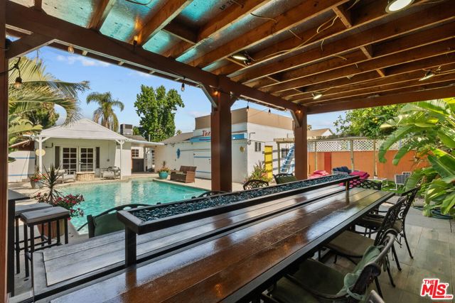 6319 Willowcrest Avenue, North Hollywood CA: https://media.crmls.org/mediaz/ed24eea2-0f63-4ac4-979c-017f1af78df8.jpg