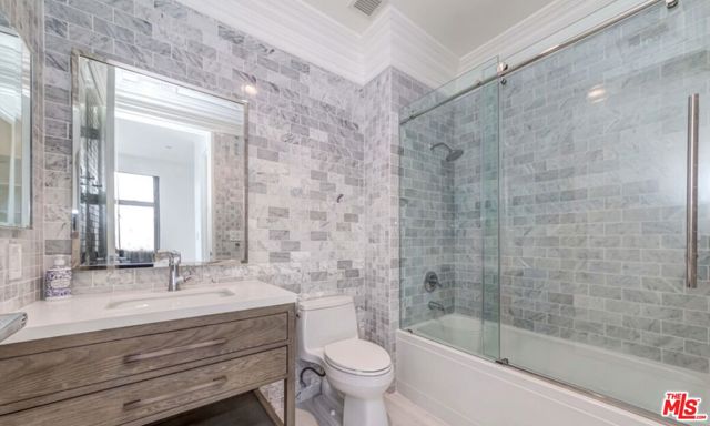 Image 11 of 13 For 801 Grand Avenue 2205
