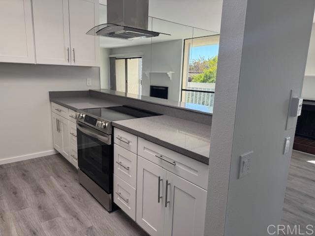 2388 Altisma Way, Carlsbad CA: https://media.crmls.org/mediaz/ed255941-3d60-42ed-8cad-605f0a9eba08.jpg