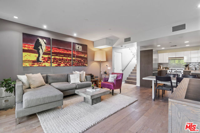 944 N Stanley Avenue, West Hollywood CA: https://media.crmls.org/mediaz/ed255b1a-453e-41d6-bbe5-1082a9055724.jpg