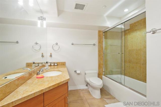 202 Coast Blvd, La Jolla, California 92037, 3 Bedrooms Bedrooms, ,2 BathroomsBathrooms,Condominium,For Sale,Coast Blvd,240022992SD