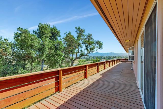 216 Enterprise Road, Hollister CA: https://media.crmls.org/mediaz/ed26464c-80d6-4942-a33c-2c0fdf0b29a8.jpg