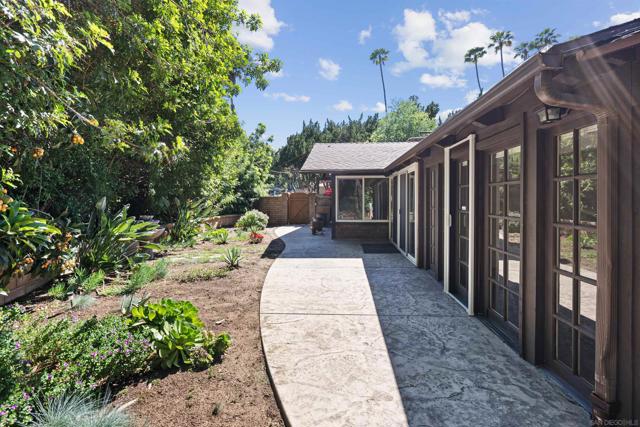 4201 Avenida Gregory, Spring Valley CA: https://media.crmls.org/mediaz/ed27ad17-04a9-4774-817e-8c3ac0d6d000.jpg