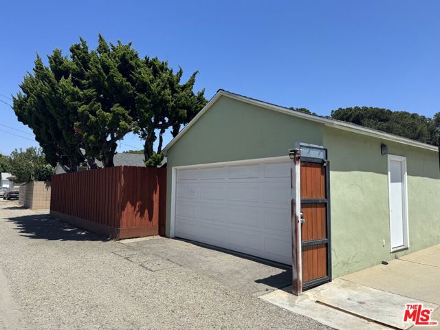11533 National Boulevard, Los Angeles CA: https://media.crmls.org/mediaz/ed27c1dc-fd96-4d00-b73a-482fdfbbee79.jpg