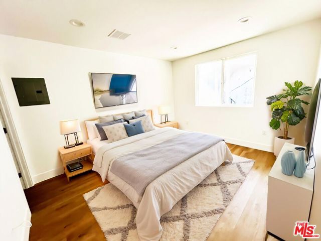 4192 Marlton Avenue, Los Angeles CA: https://media.crmls.org/mediaz/ed27c57d-df87-4712-a545-b972e90bfbcf.jpg