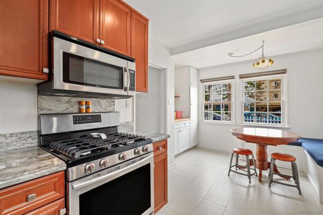231 E 5Th Ave, Escondido CA: https://media.crmls.org/mediaz/ed280590-215f-4299-8a27-01039fedbca3.jpg