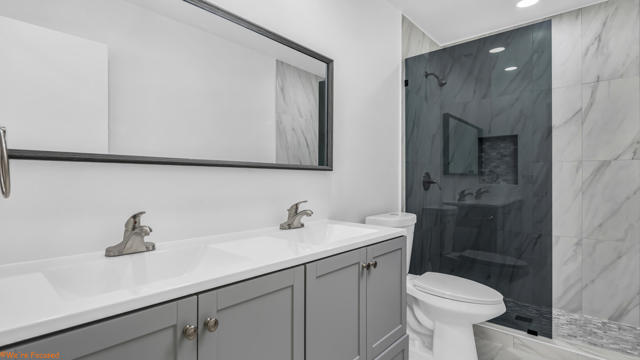 Image 15 of 31 For 943 Pelican Island Court