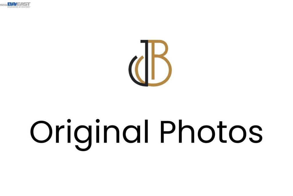 https://media.crmls.org/mediaz/ed287b6d-b33f-434c-a516-26e039b49d71.jpg?preset=X-Large