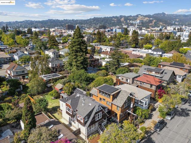 1811 Parker St, Berkeley CA: https://media.crmls.org/mediaz/ed28af3f-8956-4631-a8fc-0ac6eb43e939.jpg
