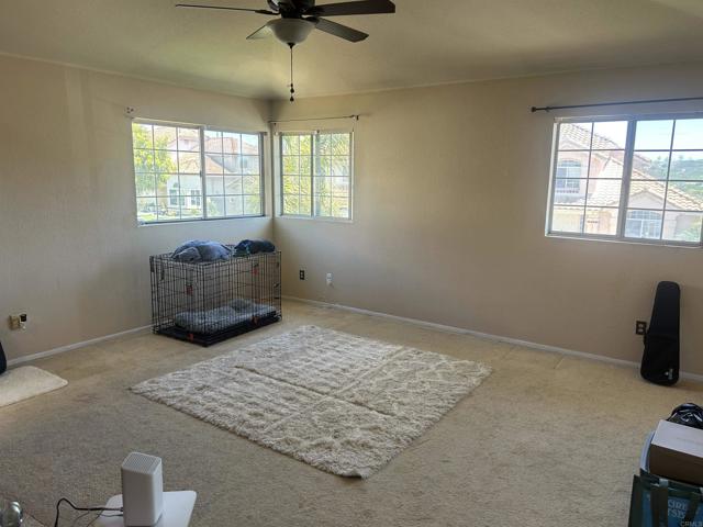 402 Calle Corazon, Oceanside CA: https://media.crmls.org/mediaz/ed28c443-c74c-4ed9-82cc-3a80ce905d3b.jpg