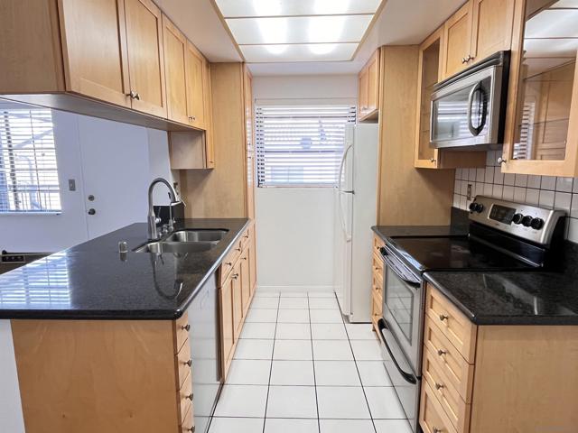 1435 Essex, San Diego CA: https://media.crmls.org/mediaz/ed28e27b-2a3f-40cb-956e-9229ce316263.jpg