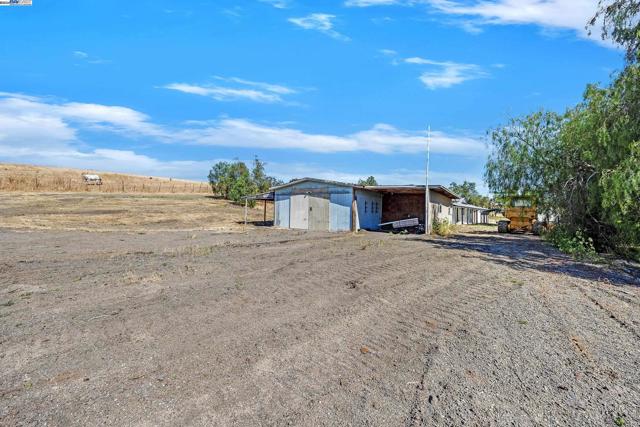 Image 41 of 57 For 16881 Midway Rd