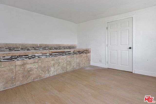 1084 W west Marshall Boulevard, San Bernardino CA: https://media.crmls.org/mediaz/ed29bde1-75fd-4952-aa12-3e095a6f805a.jpg