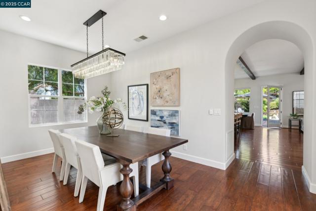 492 Calico Ct, San Ramon CA: https://media.crmls.org/mediaz/ed29db3f-d307-41cd-bb8f-7b9134adb737.jpg