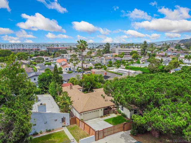 7940 La Jolla Shores Dr, La Jolla CA: https://media.crmls.org/mediaz/ed2a413d-6dab-47ef-a8e1-ee7d29a2e206.jpg