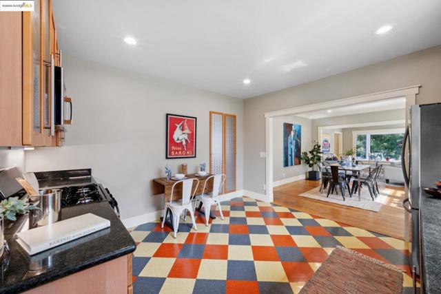1193 64Th St, Oakland CA: https://media.crmls.org/mediaz/ed2a6580-678b-42ea-a8fc-2e6f155f51dd.jpg