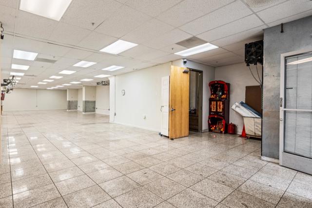 Image 30 of 52 For 1114 Howard Street