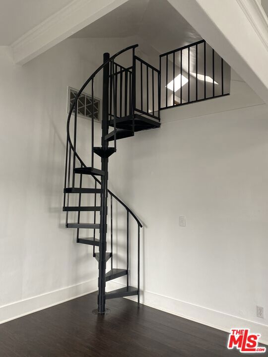 6640 Leland Way, Los Angeles CA: https://media.crmls.org/mediaz/ed2ad2a0-189d-4eb2-878b-c750d8a00613.jpg