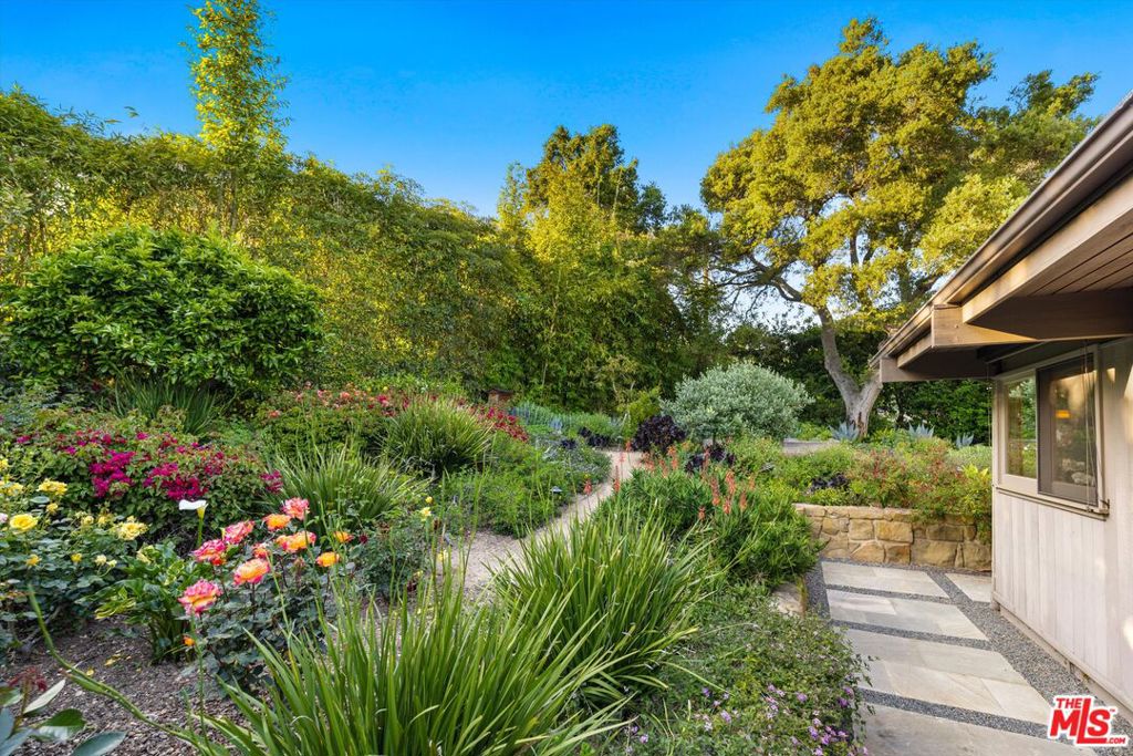 MLS #25557351 img 18