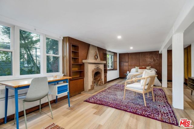 1631 Champlain Terrace, Los Angeles CA: https://media.crmls.org/mediaz/ed2bcc8f-521a-4ec7-8716-c5f26e1a474d.jpg