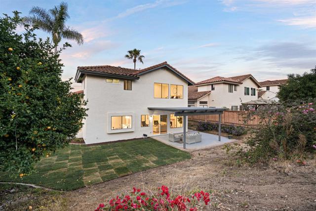 2064 White Birch Dr, Vista CA: https://media.crmls.org/mediaz/ed2beeba-414d-4ad1-8ff6-65a36607dff8.jpg