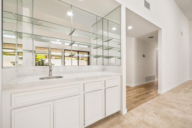 46428 War Bonnet Circle, Indian Wells CA: https://media.crmls.org/mediaz/ed2bf0f7-c2f6-4786-9ba3-9940207b30fc.jpg