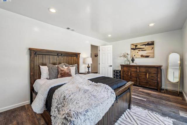 316 3Rd Ave S, Pleasant Hill CA: https://media.crmls.org/mediaz/ed2c34d7-c9f2-4547-a10a-a01242ee67f5.jpg