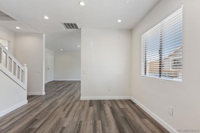 4338 Altadena Ave 101, San Diego CA: https://media.crmls.org/mediaz/ed2c63a7-9f49-4558-971b-33d5f161bfff.jpg