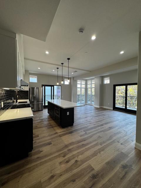 200 Sheridan Avenue, Palo Alto CA: https://media.crmls.org/mediaz/ed2cb180-dc9a-4fb0-88bc-594a908777a8.jpg