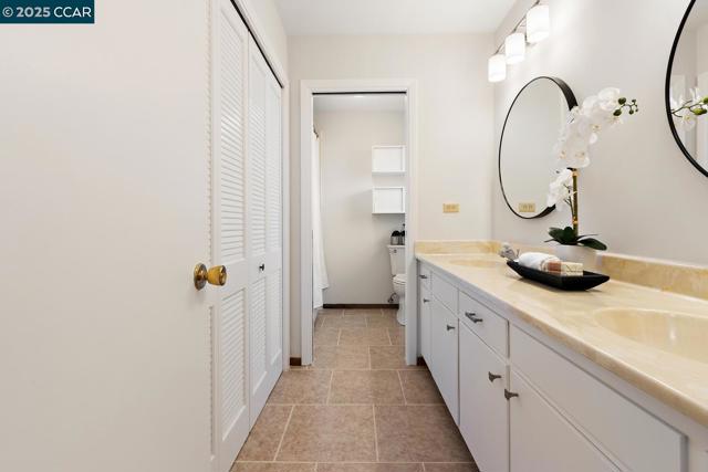 140 Warfield Drive, Moraga CA: https://media.crmls.org/mediaz/ed2cf41f-e4f2-4b24-8a0b-013cf470bec5.jpg