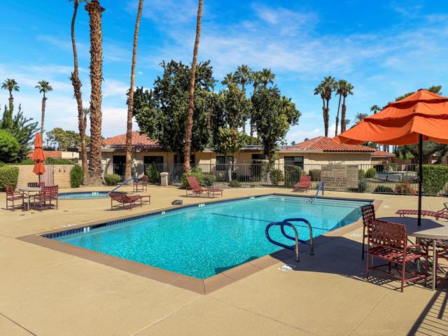 44 Malaga Drive, Rancho Mirage CA: https://media.crmls.org/mediaz/ed2cf584-762a-4aa1-acd4-dd9f86aeb6d9.jpg